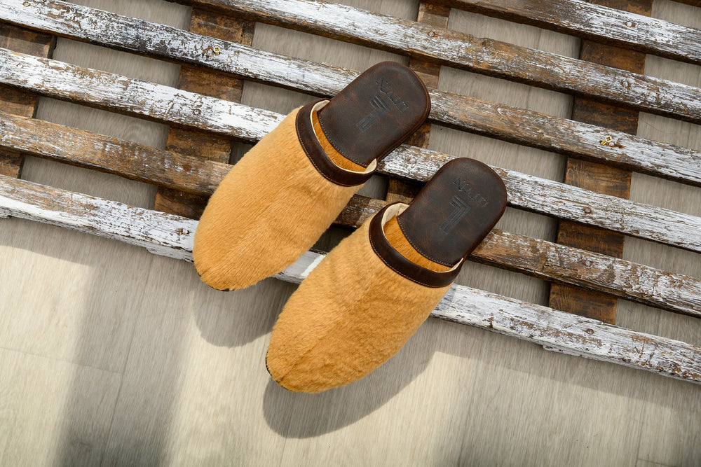 Men brown/yellow house slippers