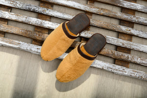 Men brown/yellow house slippers