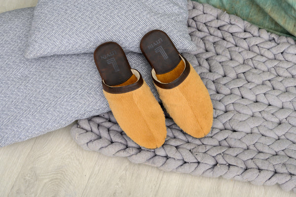 Men brown/yellow house slippers
