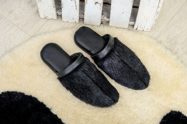 Men black house slippers