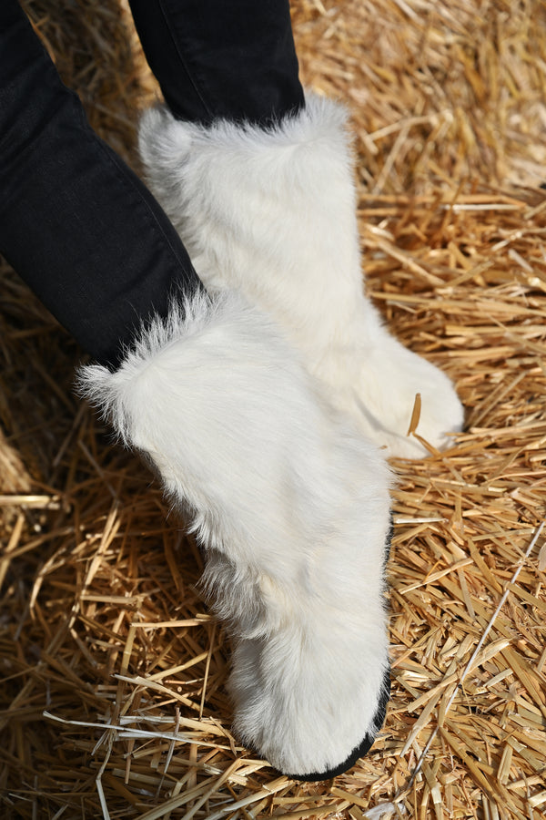 White goatling boots