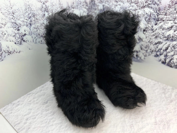 Black toscana fur boots