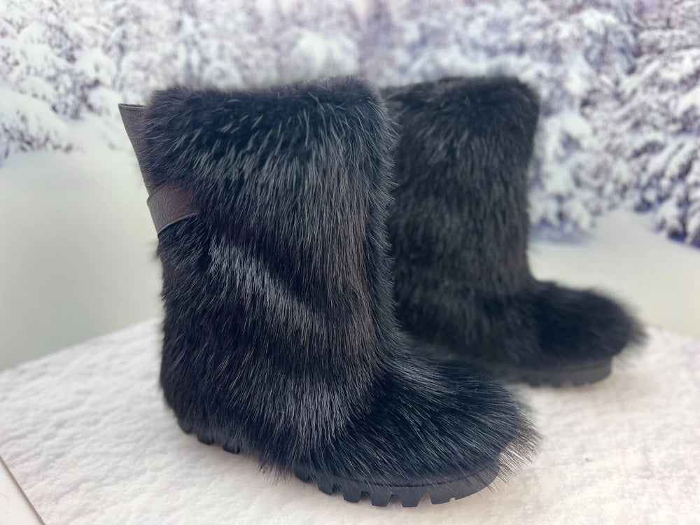 Short Beaver fur boots