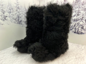 Black toscana fur boots